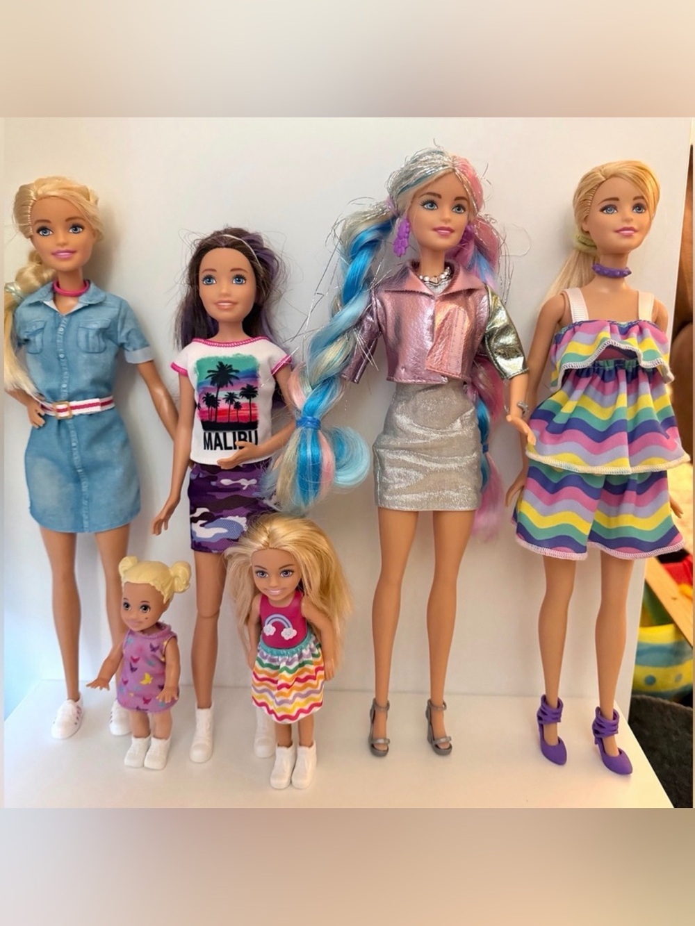 BARBIE Fashion Dolls Bundle – Dolls, Clothing & Accessories Set